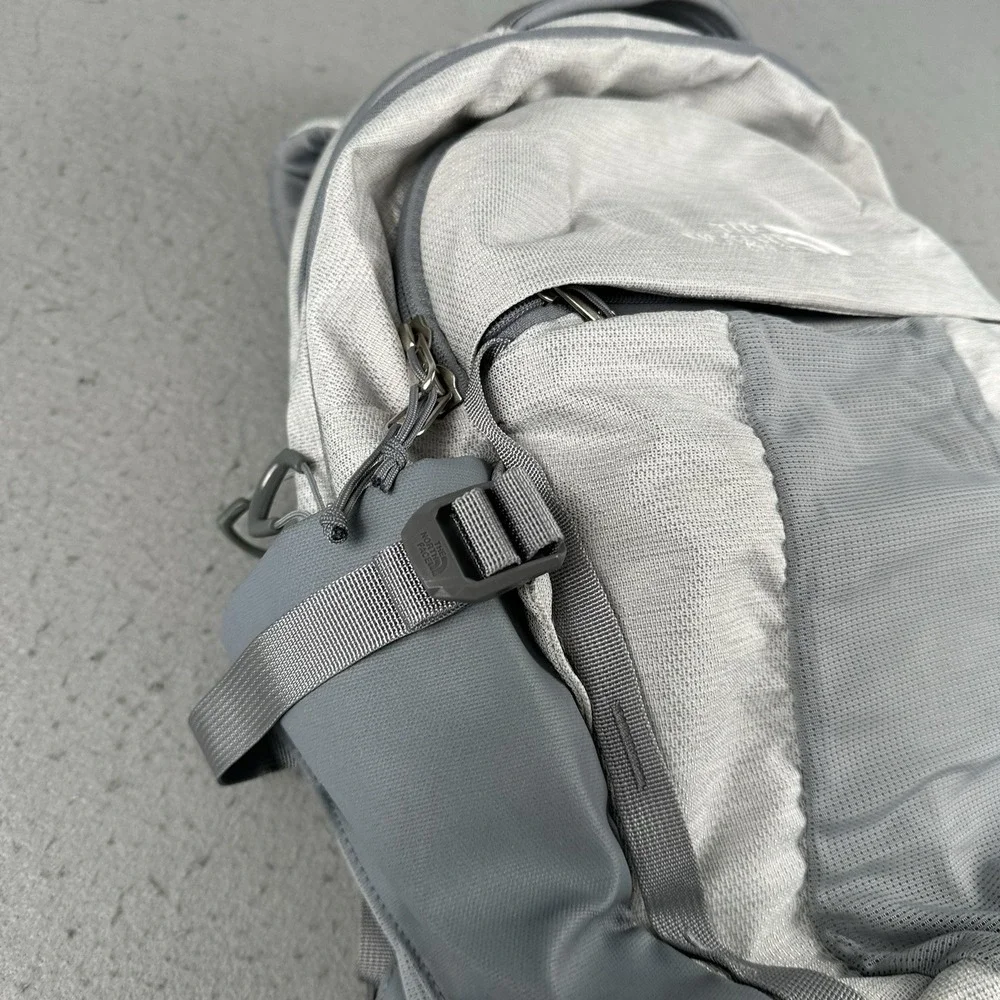 The North Face Women's Recon Backpack TNF White Metallic Melange/Mid Grey - Used